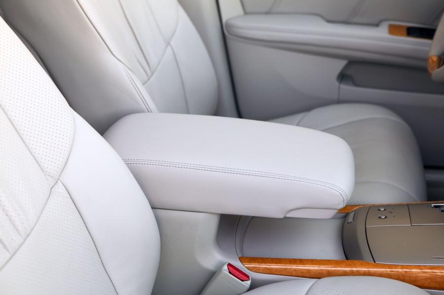 Детали интерьера Toyota Avalon (GSX30) 2005 года  (фото 40 из 79)